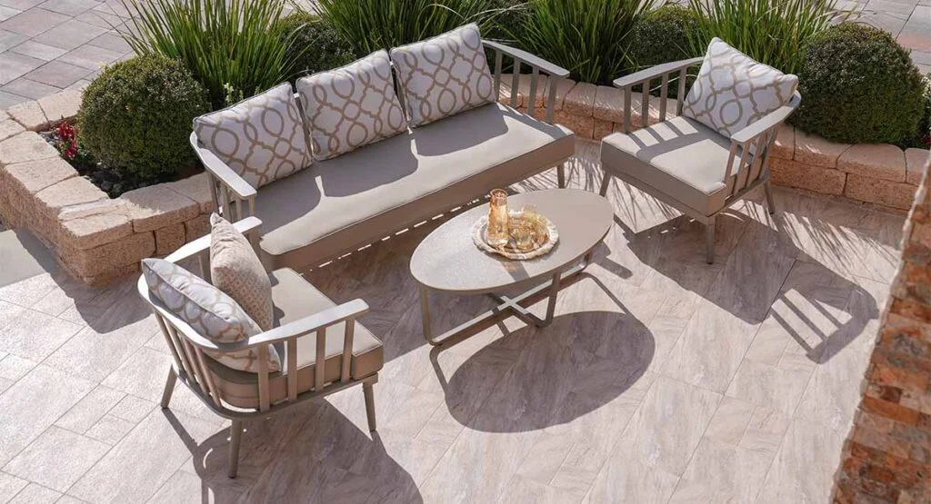 How to Choose the Best Outdoor Floor Tiles?